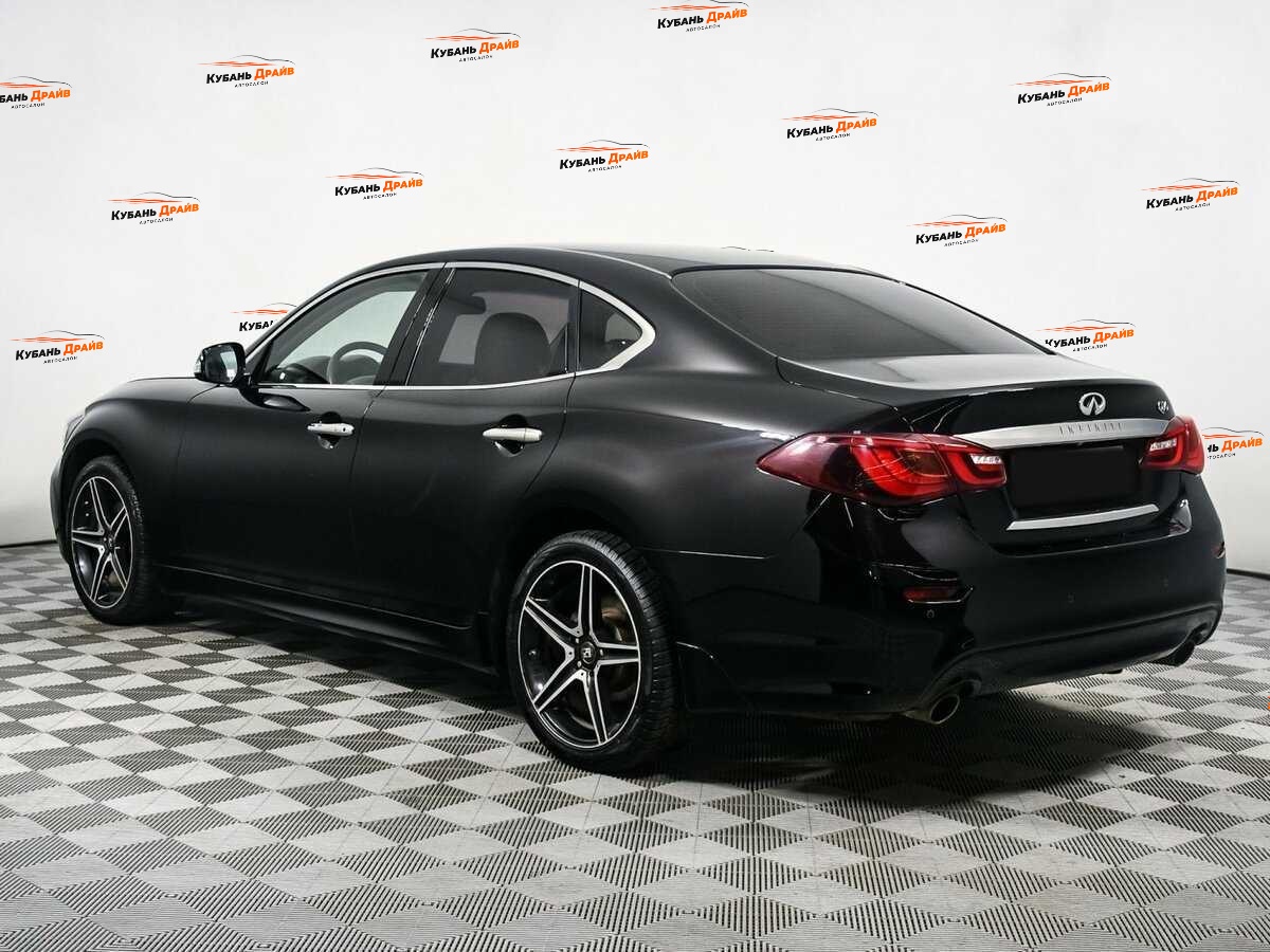 Infiniti Q70 2016 года с пробегом. Фото: #5