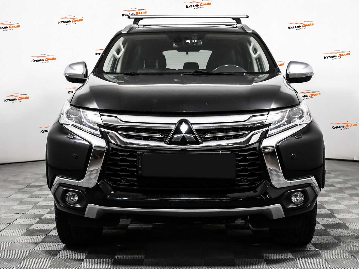 Mitsubishi Pajero Sport 2018 года с пробегом. Фото: #1