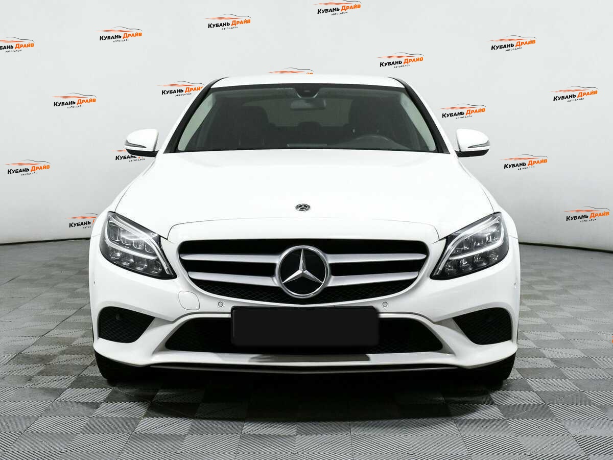 Mercedes-Benz C-Класс 2018 года с пробегом. Фото: #1