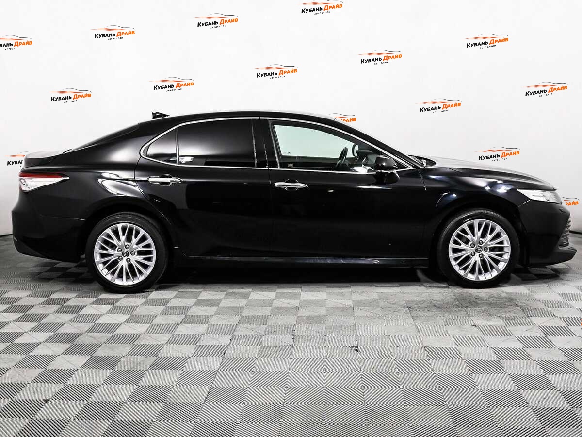 Toyota Camry 2018 года с пробегом. Фото: #3