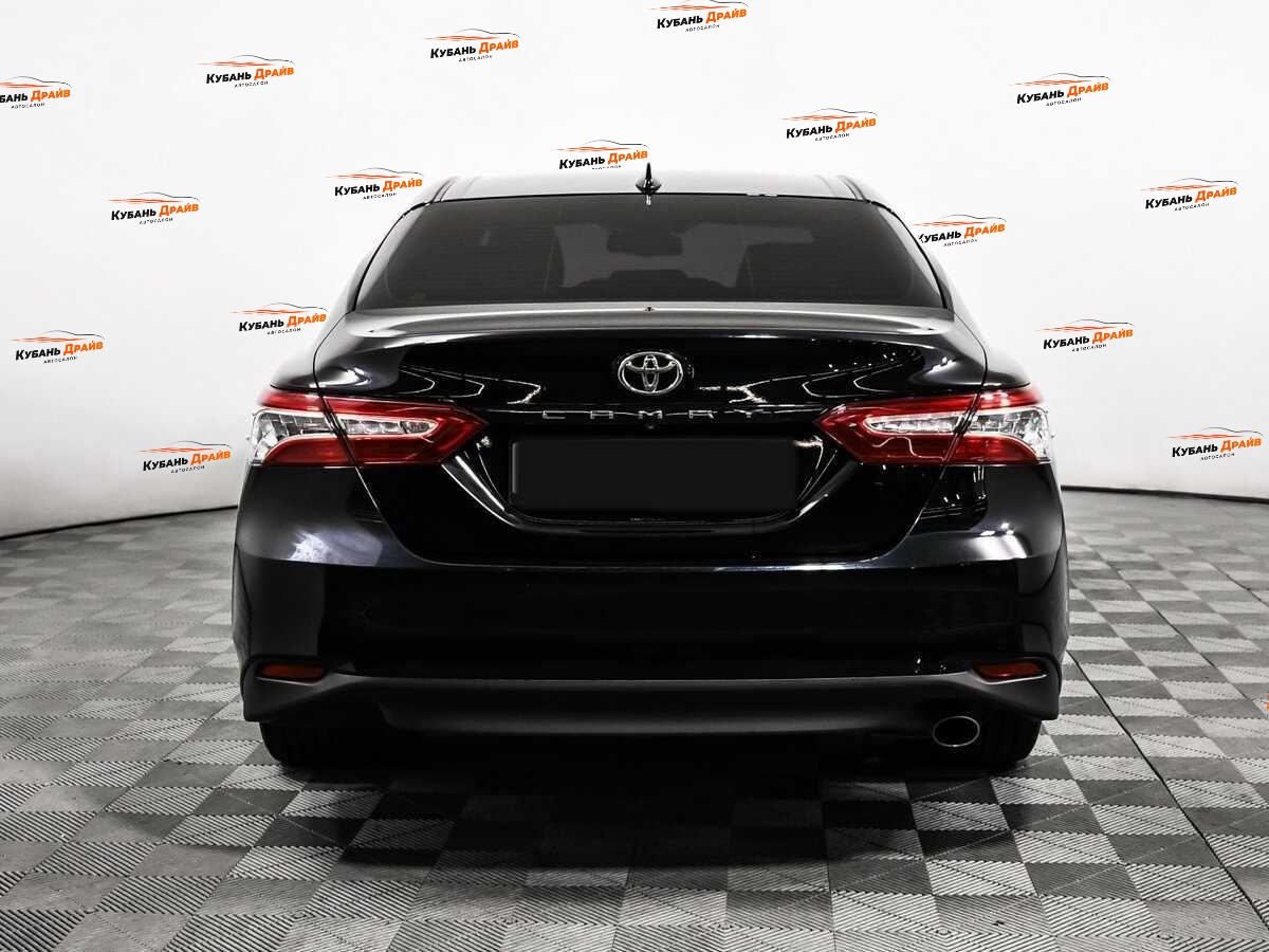 Toyota Camry 2018 года с пробегом. Фото: #5