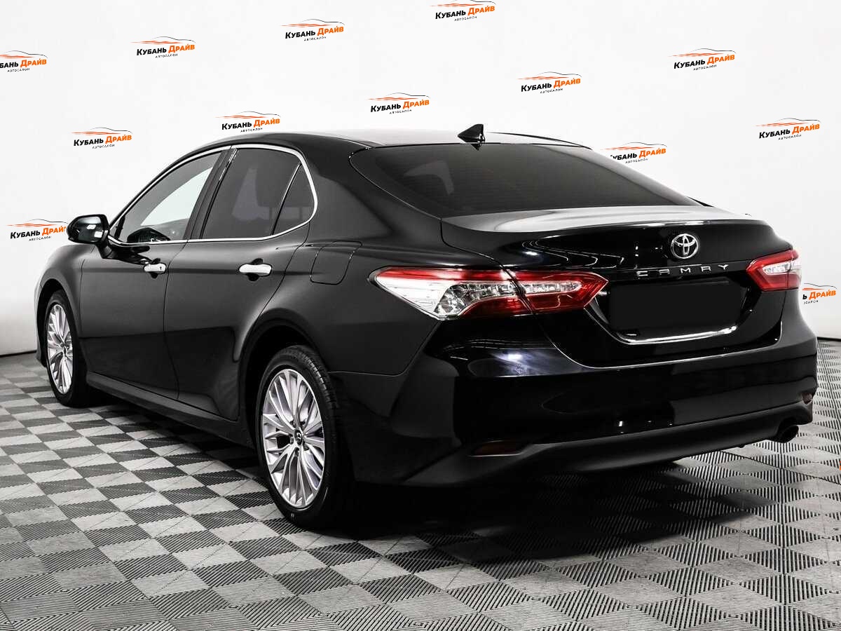 Toyota Camry 2018 года с пробегом. Фото: #6