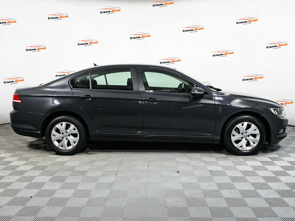 Volkswagen Passat 2017 года с пробегом. Фото: #3