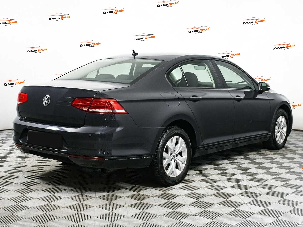 Volkswagen Passat 2017 года с пробегом. Фото: #4