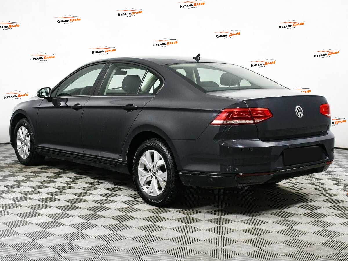 Volkswagen Passat 2017 года с пробегом. Фото: #6