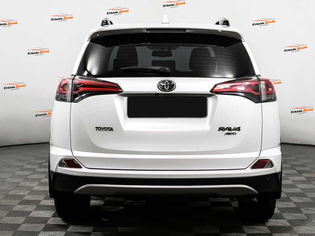 Toyota RAV4 2019 года с пробегом. Фото: #5