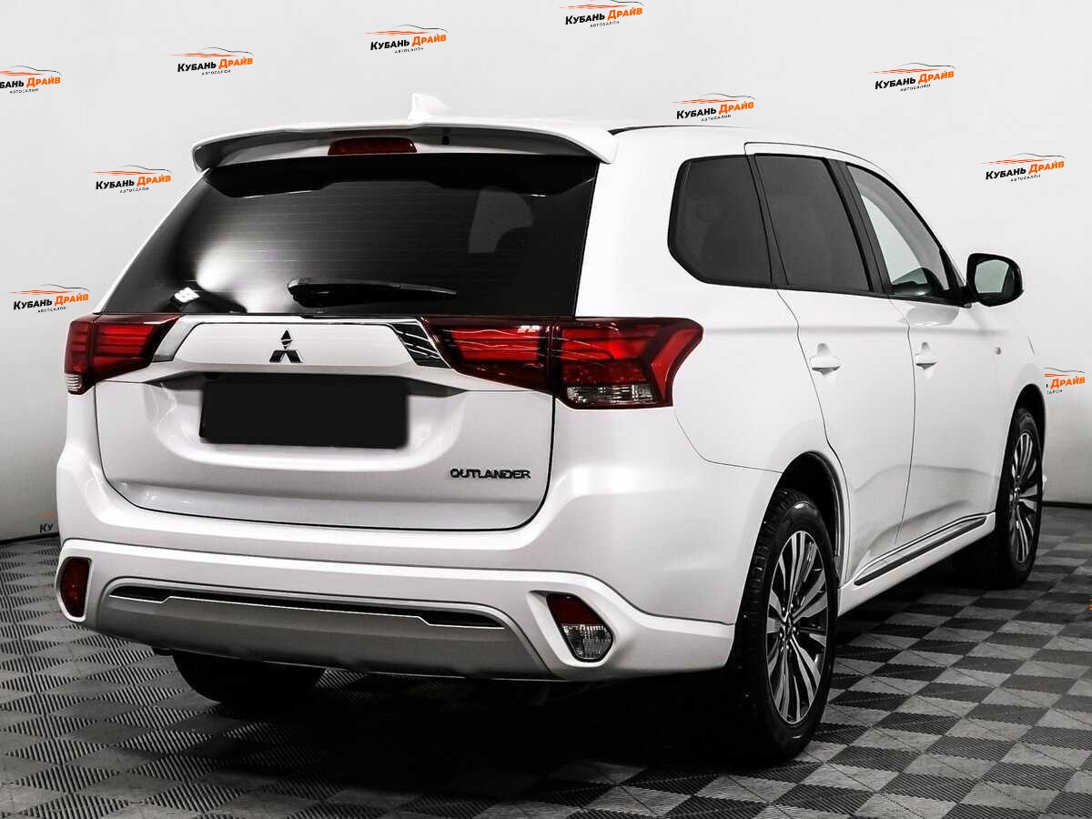 Mitsubishi Outlander 2022 года с пробегом. Фото: #4