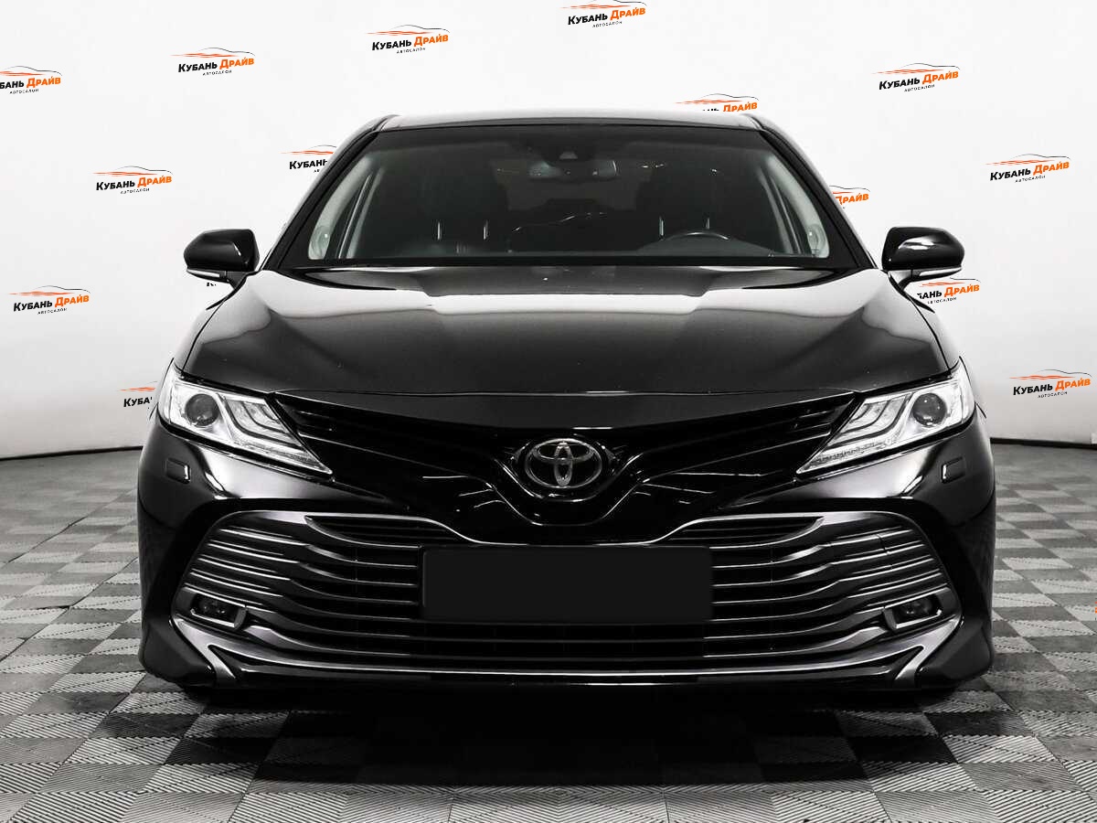Toyota Camry 2019 года с пробегом. Фото: #1