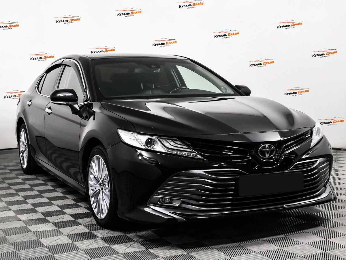 Toyota Camry 2019 года с пробегом. Фото: #2