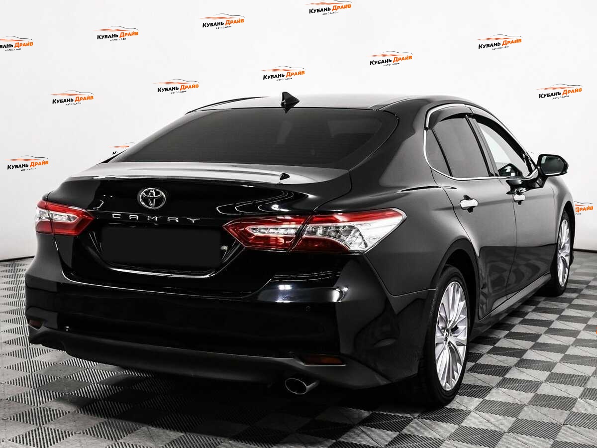 Toyota Camry 2019 года с пробегом. Фото: #4
