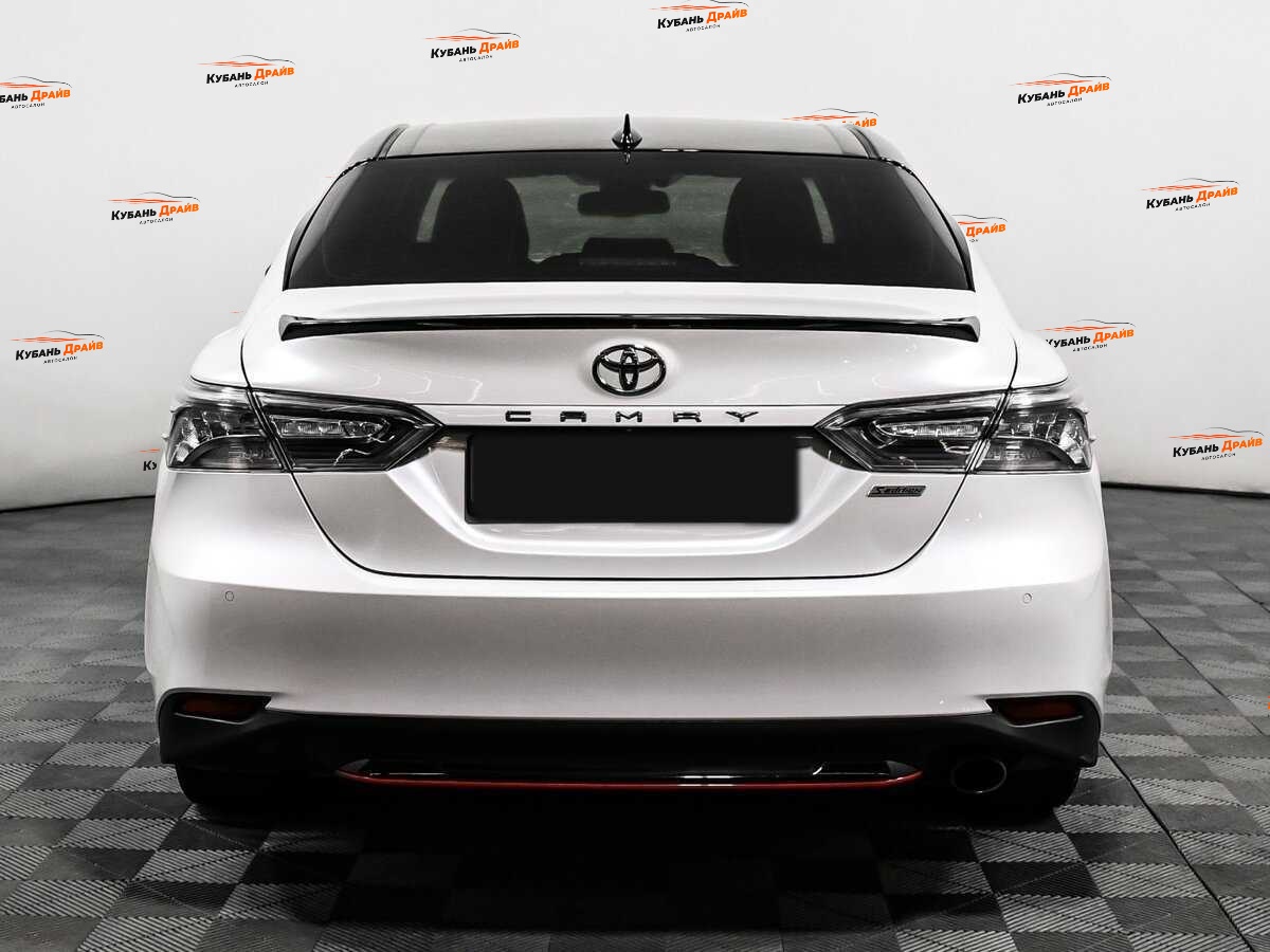 Toyota Camry 2020 года с пробегом. Фото: #5