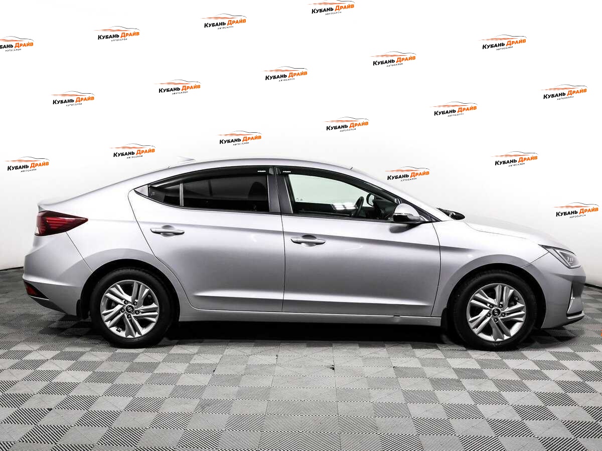 Hyundai Elantra 2020 года с пробегом. Фото: #3