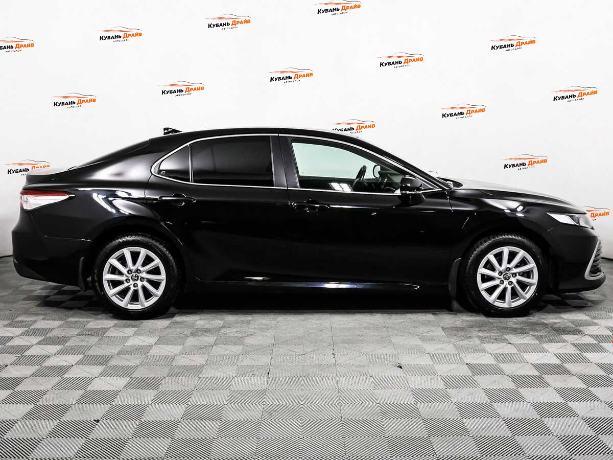 Toyota Camry 2022 года с пробегом. Фото: #3