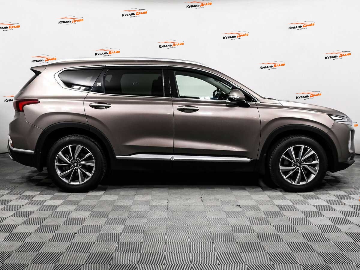 Hyundai Santa Fe 2018 года с пробегом. Фото: #3
