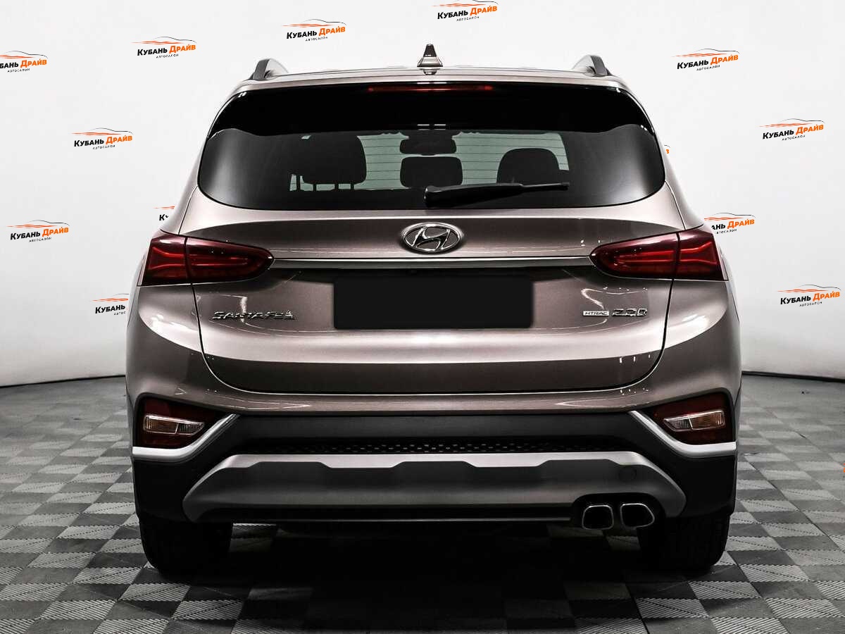 Hyundai Santa Fe 2018 года с пробегом. Фото: #5