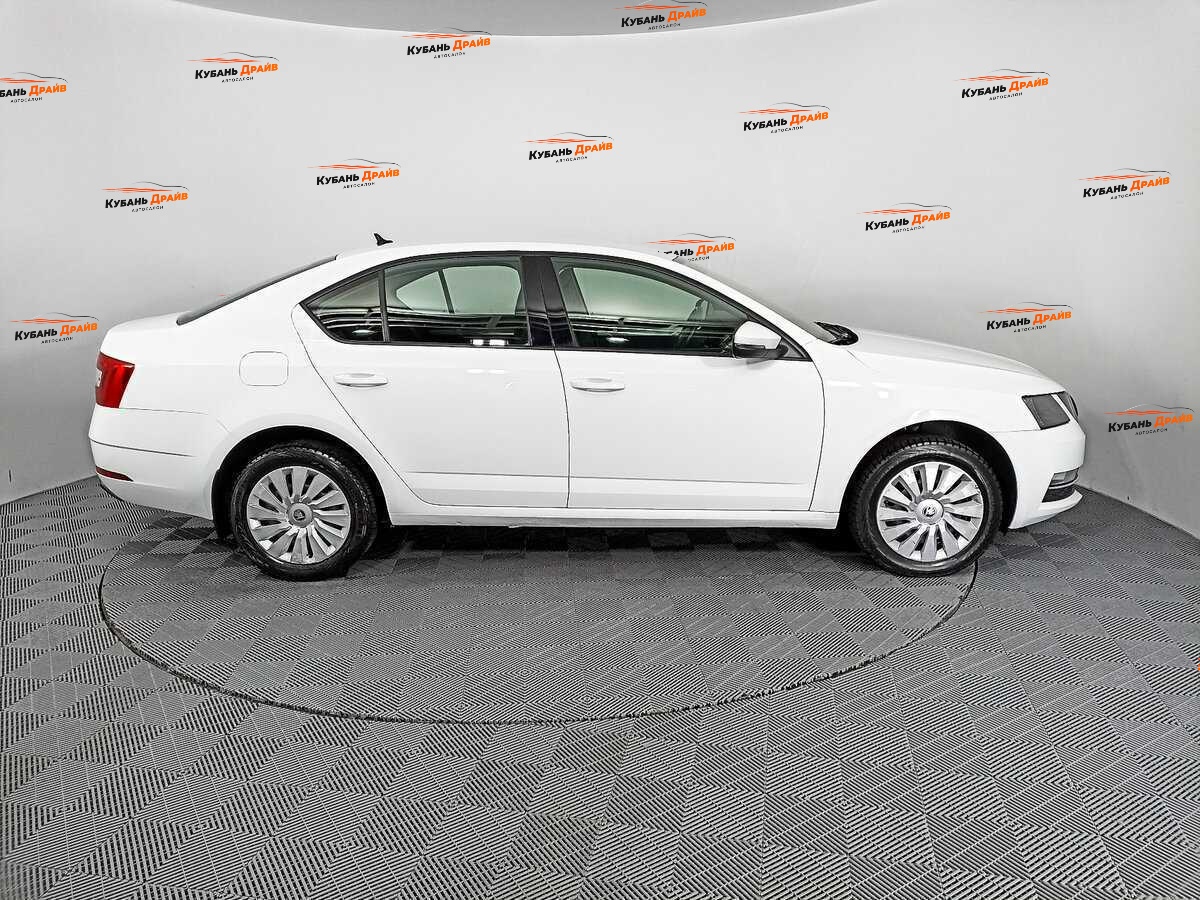 Skoda Octavia 2020 года с пробегом. Фото: #3