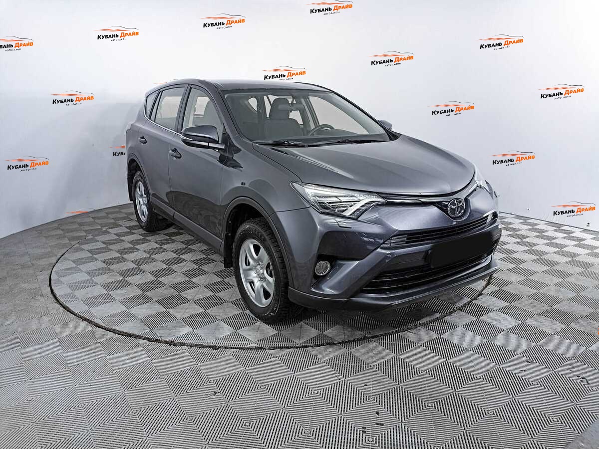 Toyota RAV4 2015 года с пробегом. Фото: #2