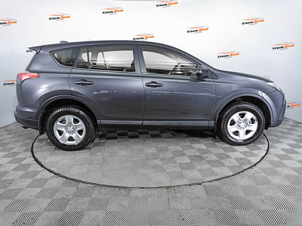 Toyota RAV4 2015 года с пробегом. Фото: #3