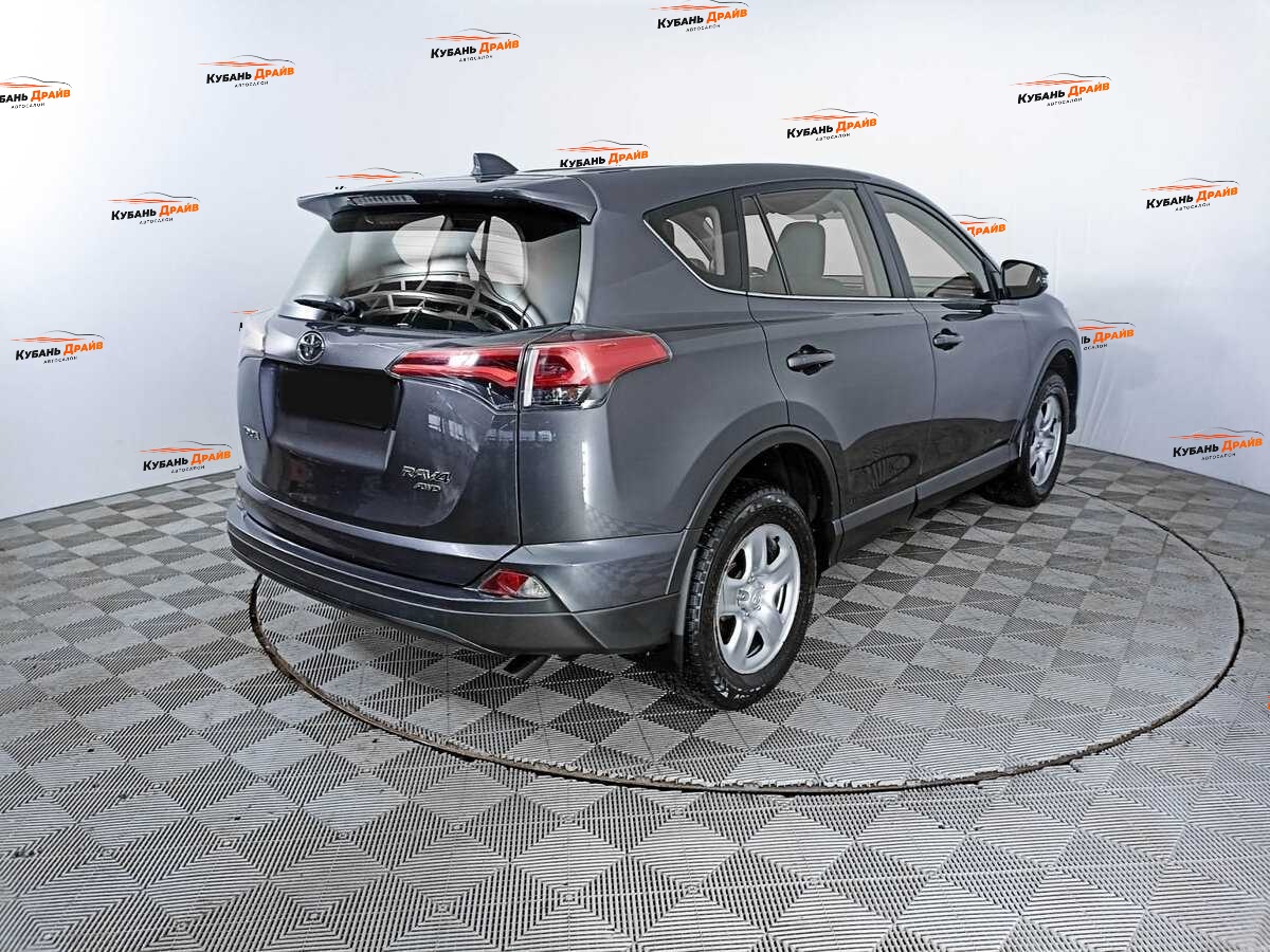 Toyota RAV4 2015 года с пробегом. Фото: #4