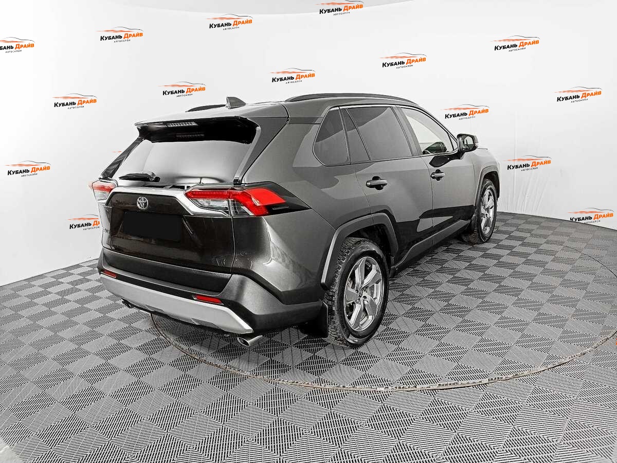 Toyota RAV4 2019 года с пробегом. Фото: #4