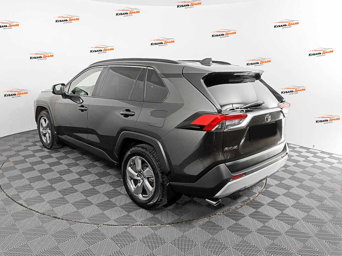 Toyota RAV4 2019 года с пробегом. Фото: #5
