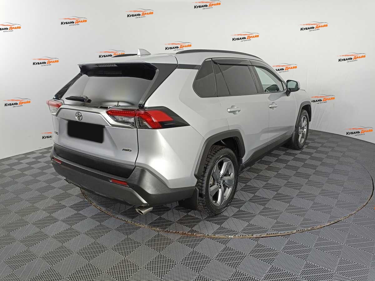 Toyota RAV4 2019 года с пробегом. Фото: #4