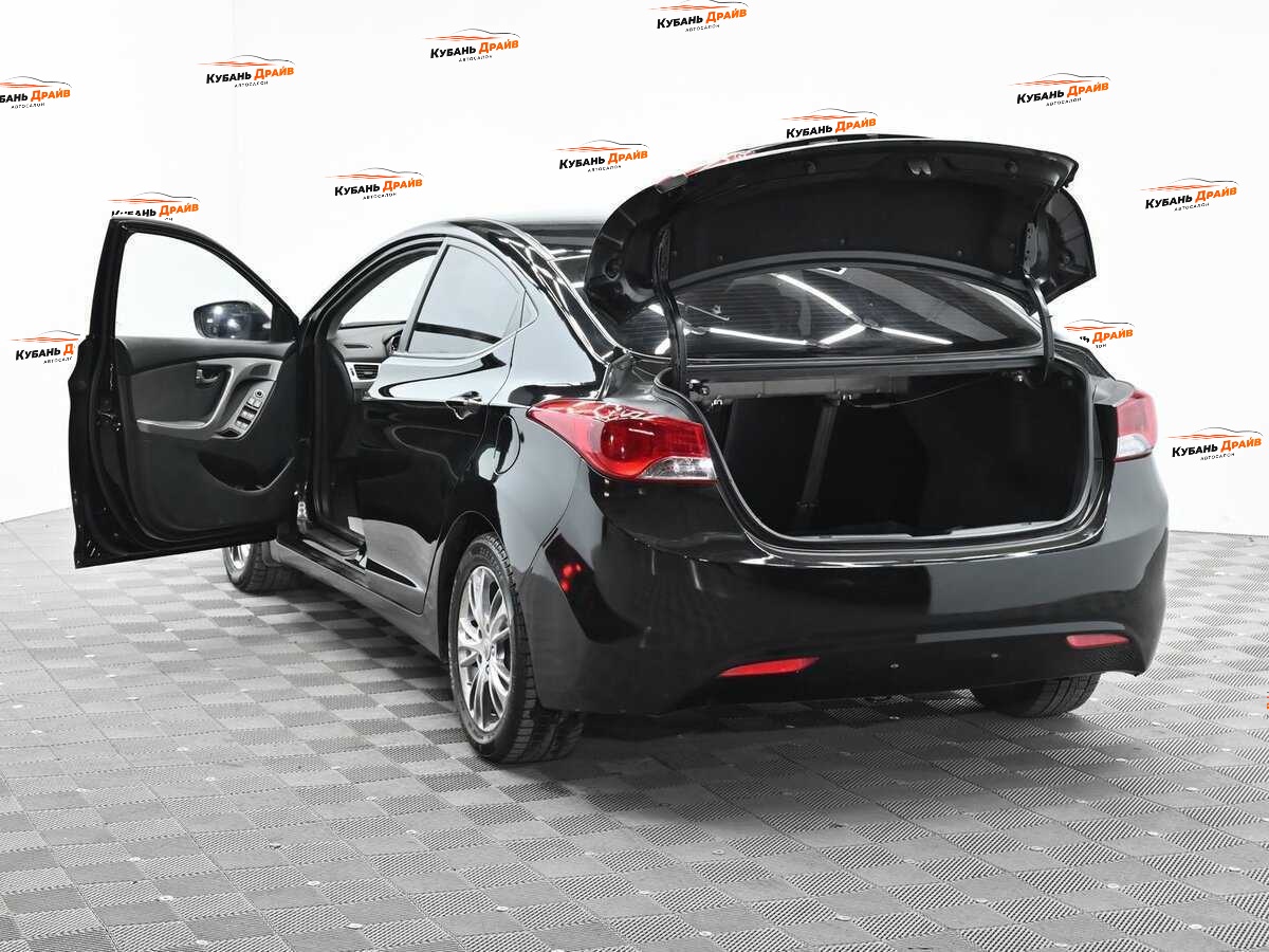 Hyundai Elantra 2012 года с пробегом. Фото: #4