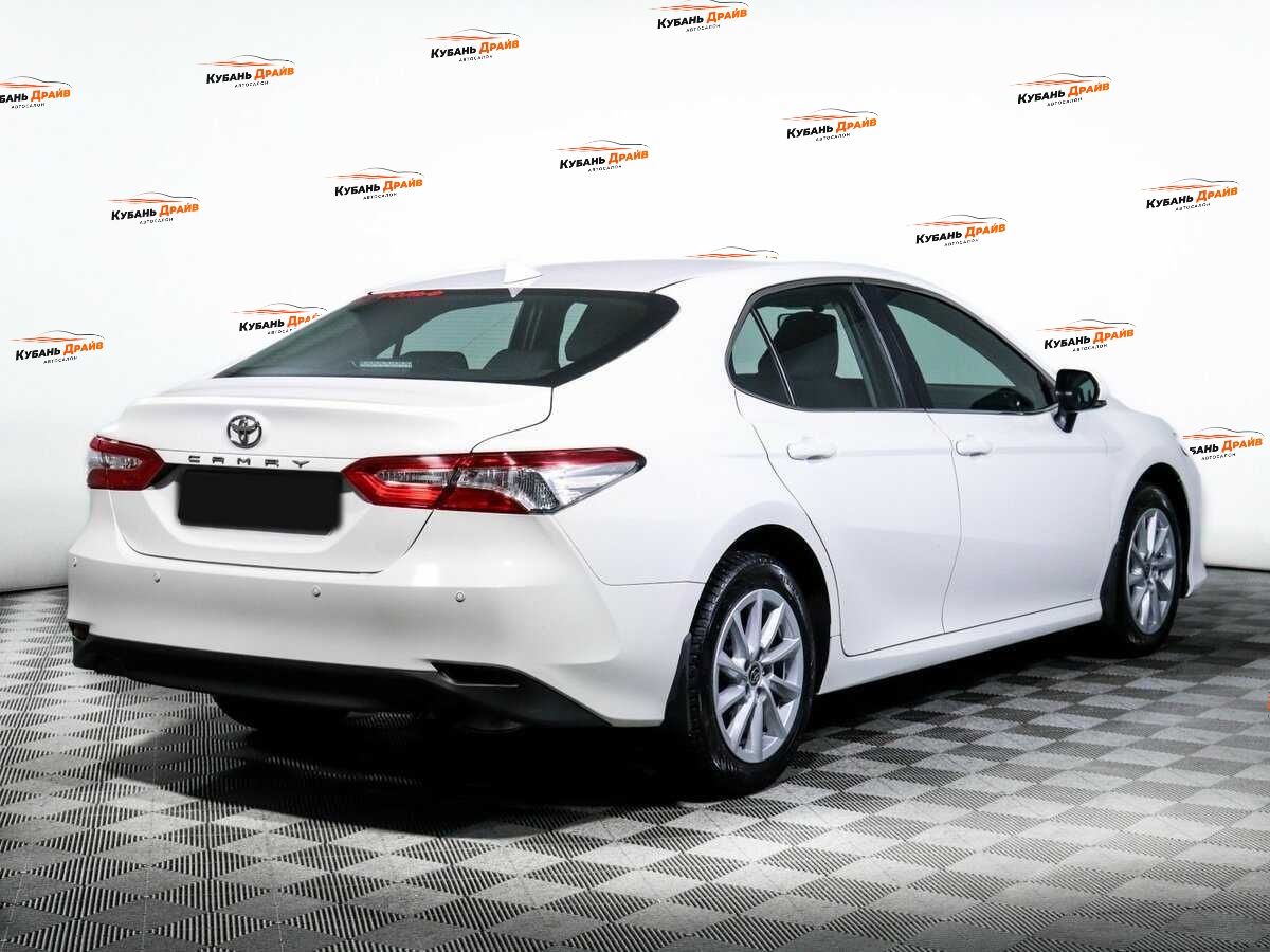 Toyota Camry 2021 года с пробегом. Фото: #4