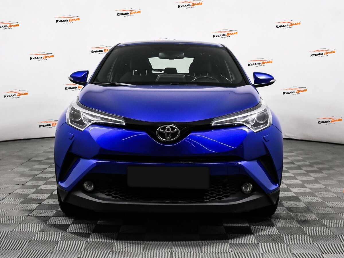 Toyota C-HR 2018 года с пробегом. Фото: #1
