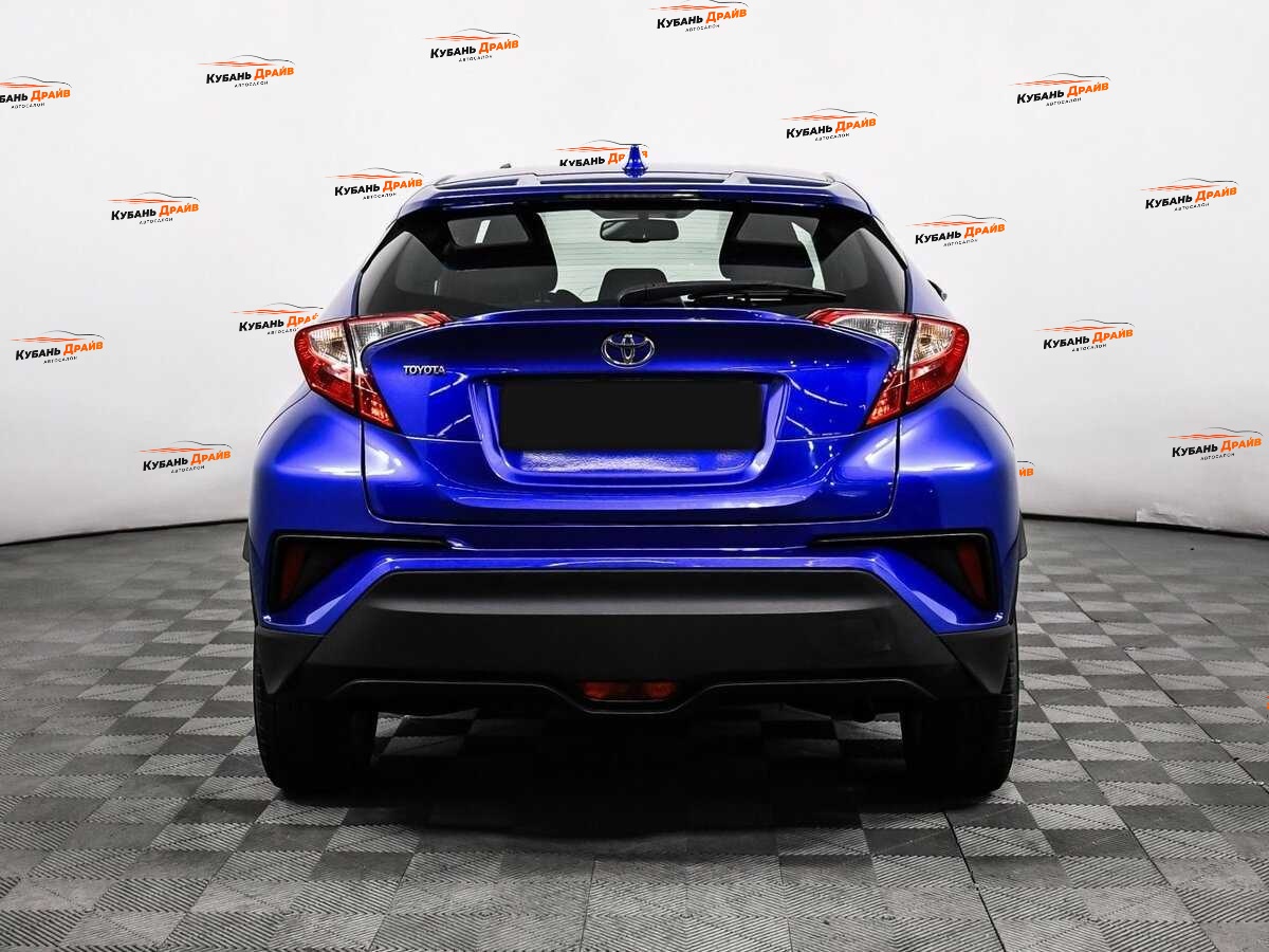 Toyota C-HR 2018 года с пробегом. Фото: #5