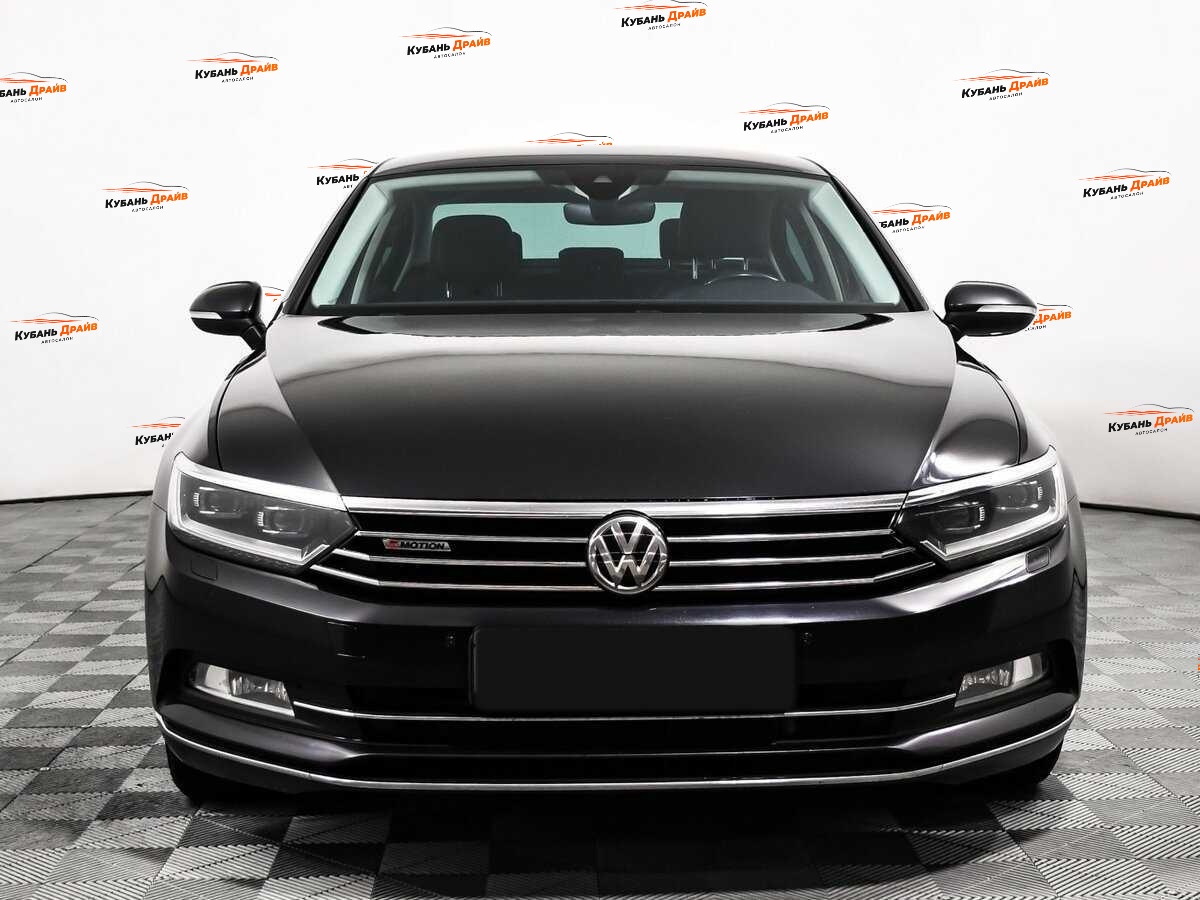 Volkswagen Passat 2018 года с пробегом. Фото: #1