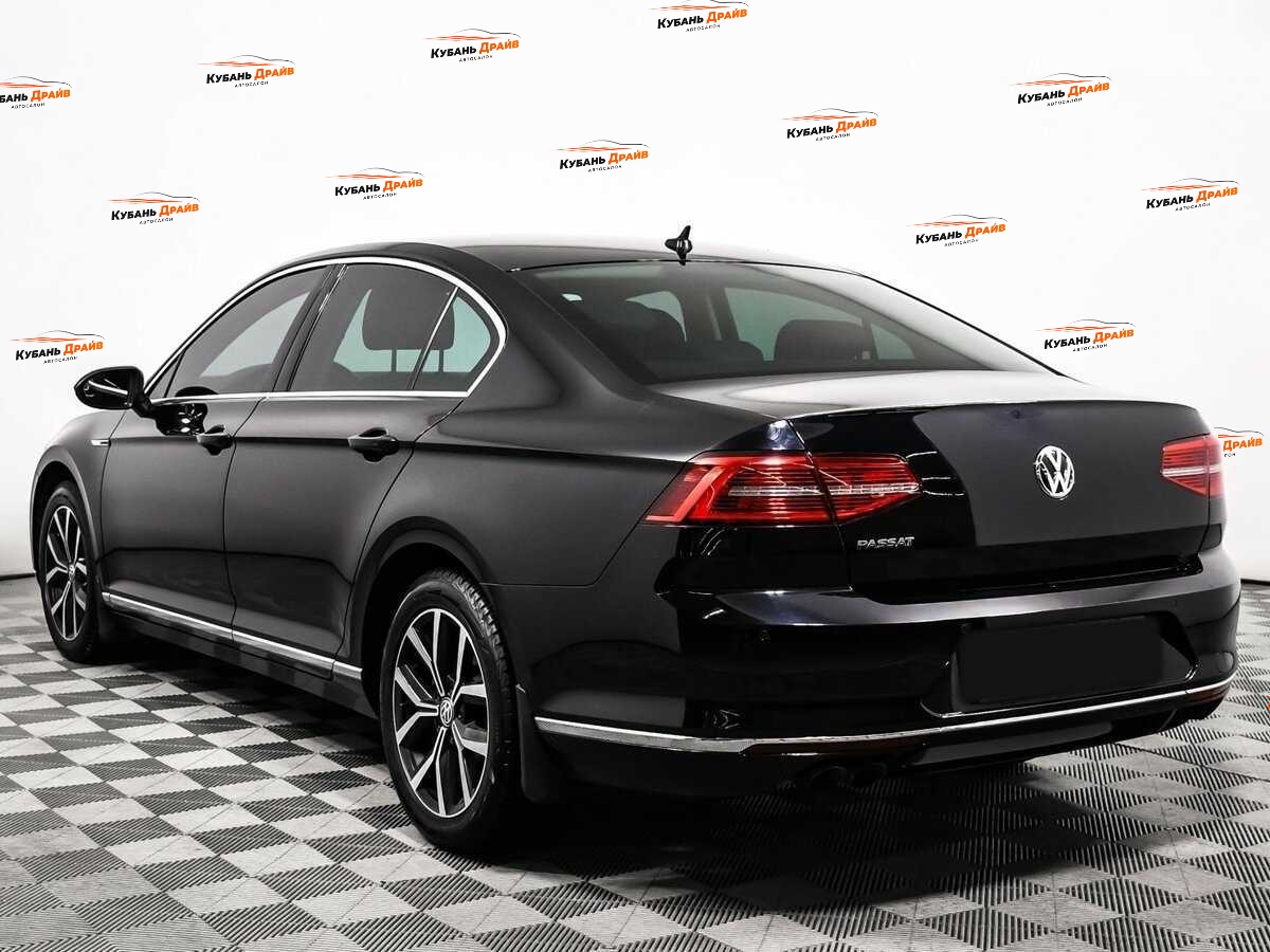 Volkswagen Passat 2018 года с пробегом. Фото: #6
