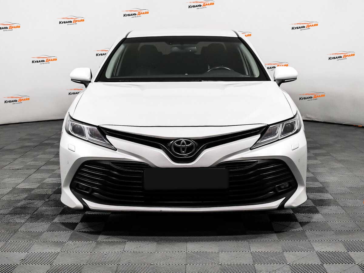 Toyota Camry 2018 года с пробегом. Фото: #1