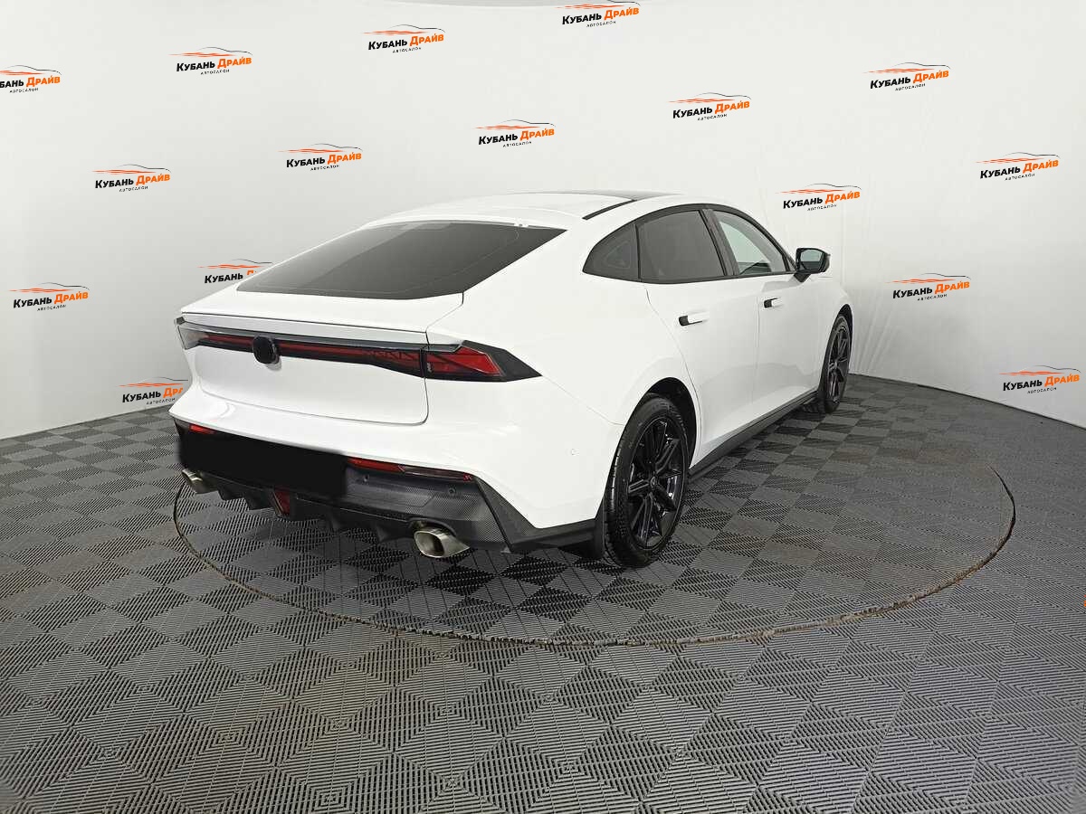 Changan UNI-V 2023 года с пробегом. Фото: #4