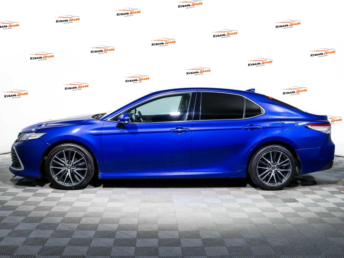 Toyota Camry 2021 года с пробегом. Фото: #4