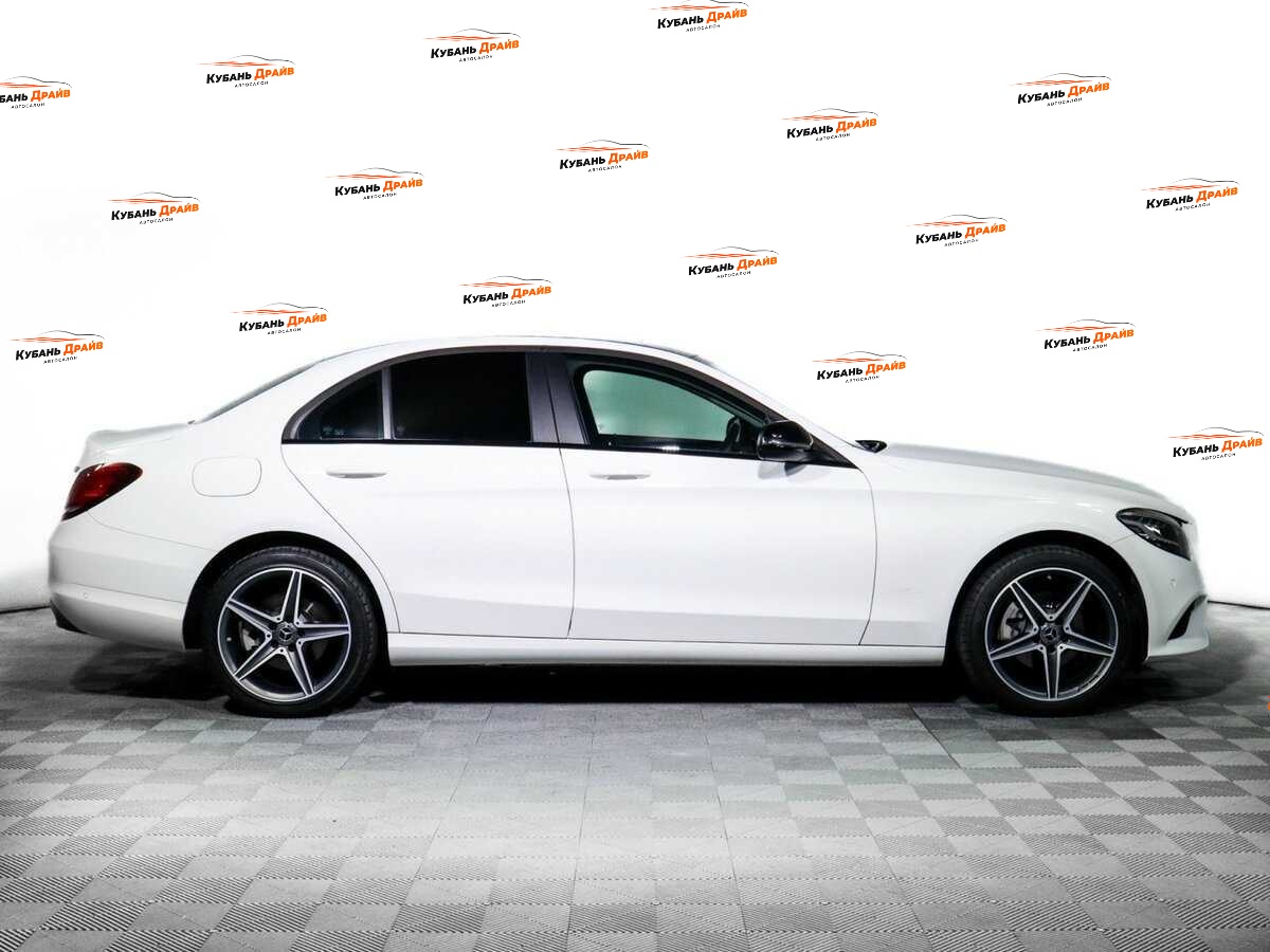 Mercedes-Benz C-Класс 2018 года с пробегом. Фото: #3