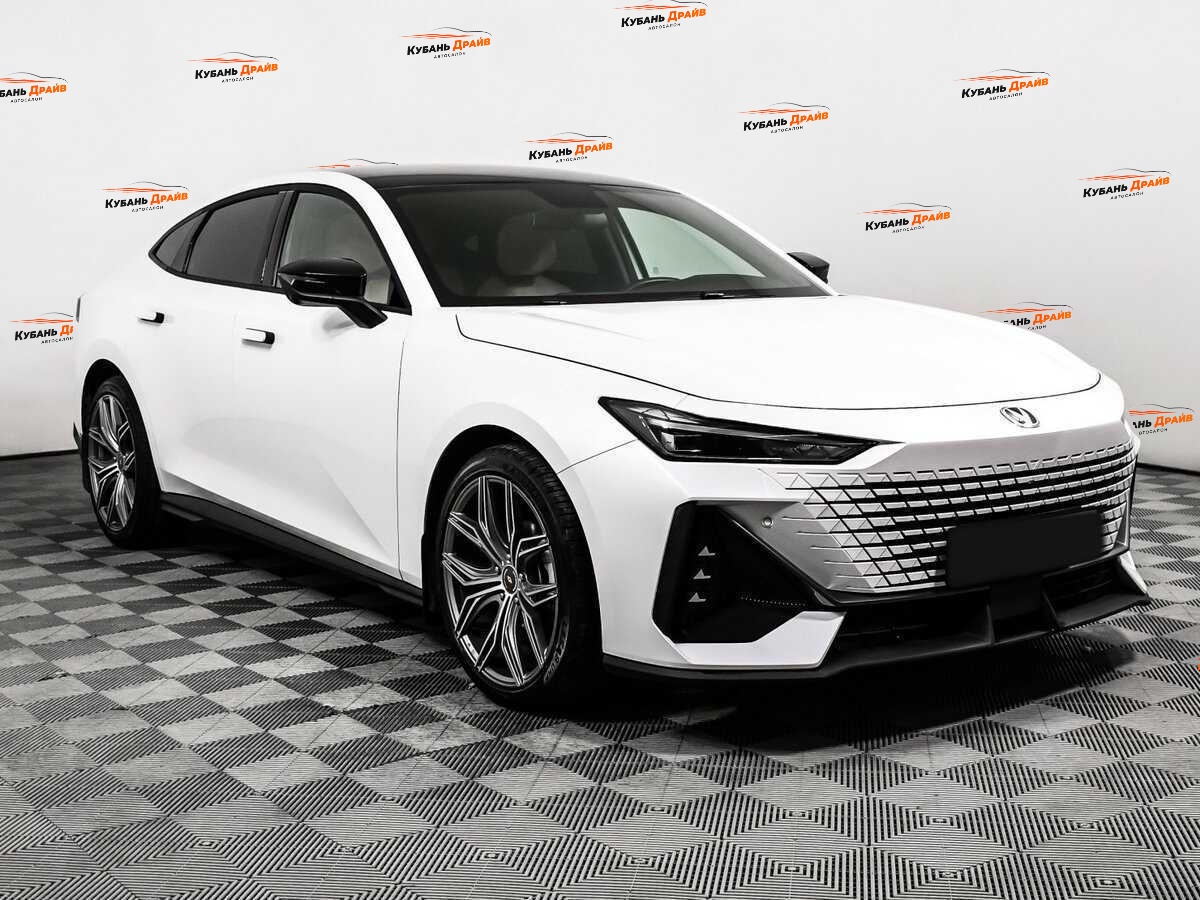 Changan UNI-V 2023 года с пробегом. Фото: #2