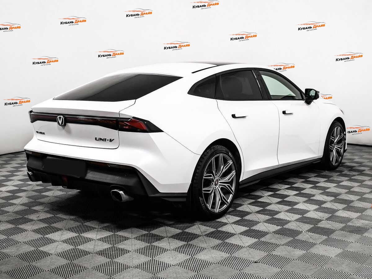 Changan UNI-V 2023 года с пробегом. Фото: #4