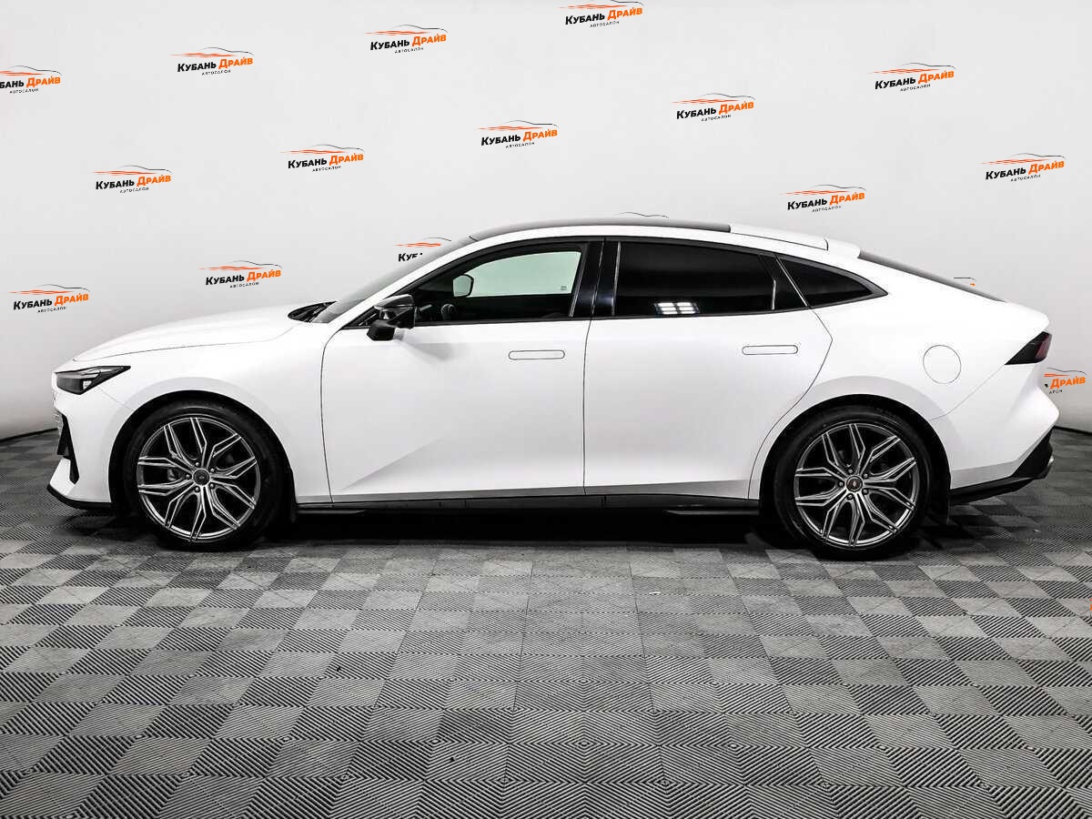 Changan UNI-V 2023 года с пробегом. Фото: #7