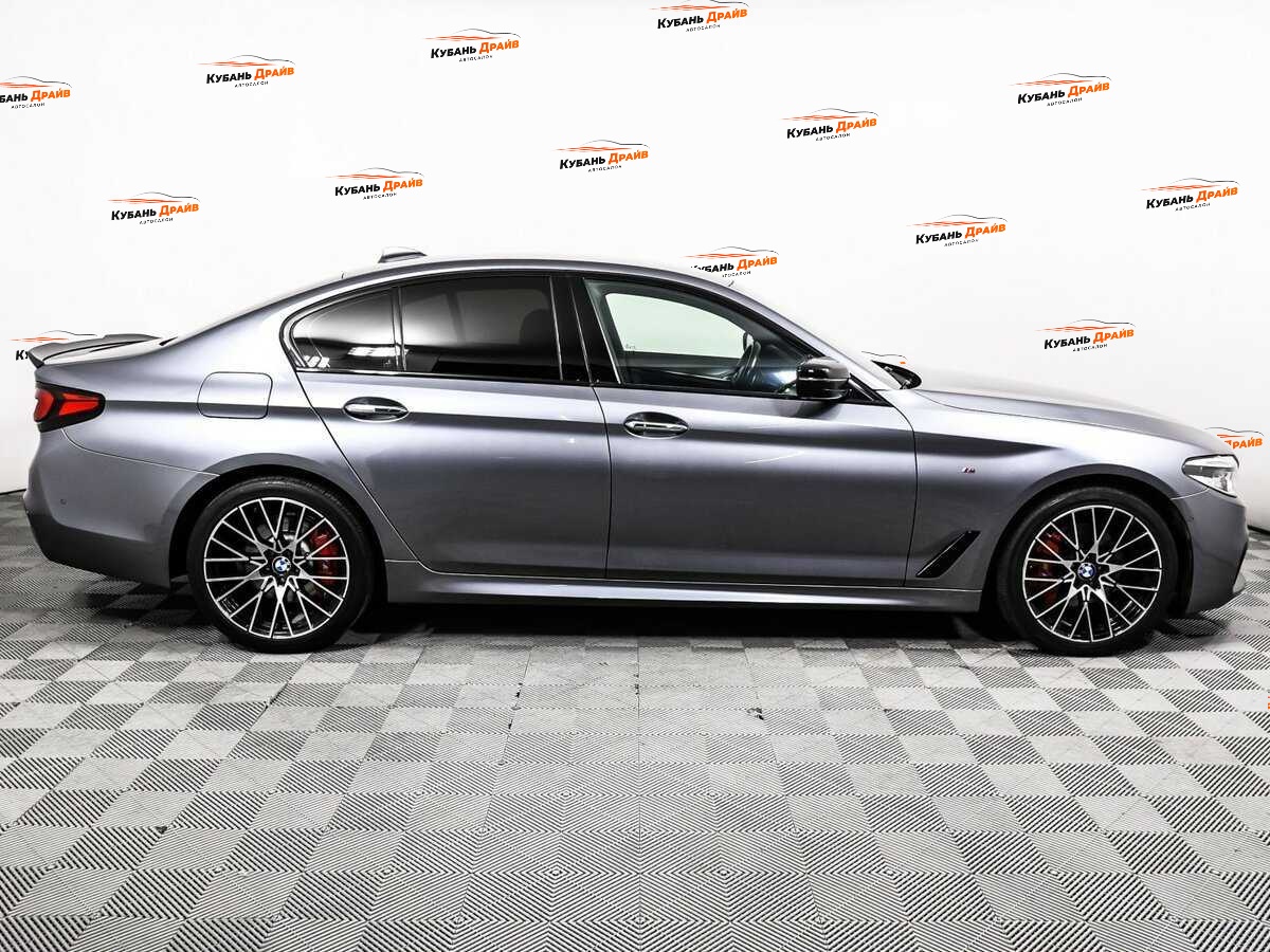 BMW 5 серии 2018 года с пробегом. Фото: #3