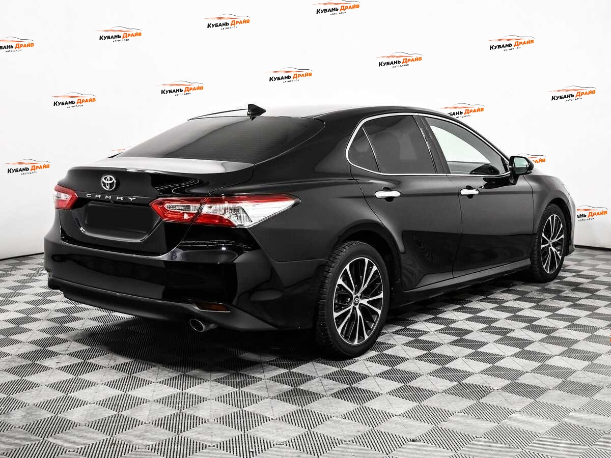 Toyota Camry 2018 года с пробегом. Фото: #4