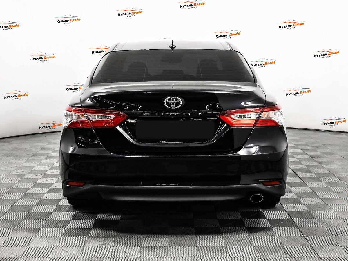 Toyota Camry 2018 года с пробегом. Фото: #5
