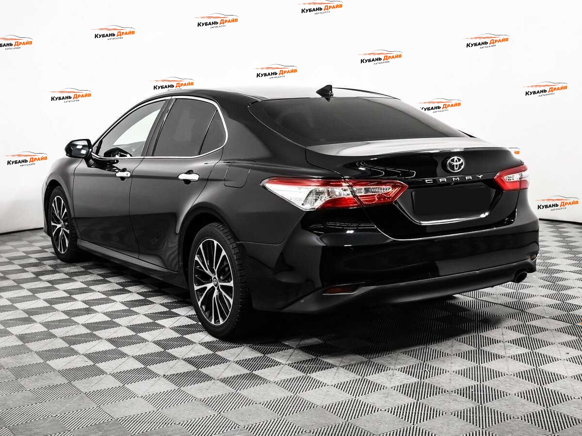 Toyota Camry 2018 года с пробегом. Фото: #6