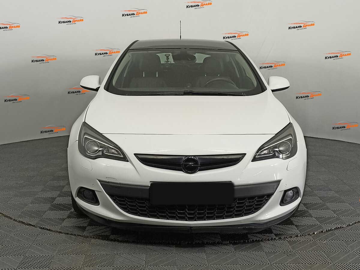 Opel Astra 2013 года с пробегом. Фото: #1