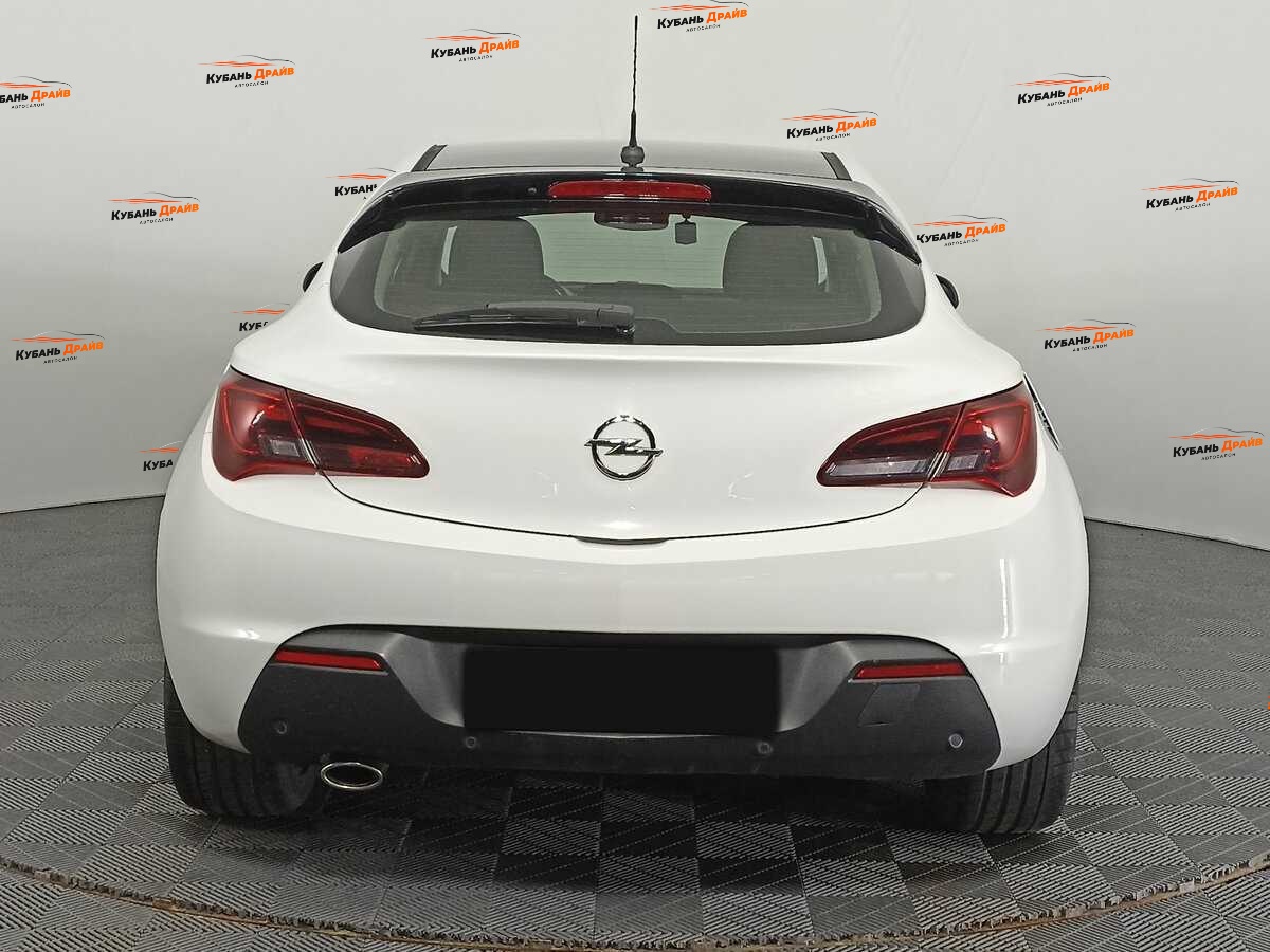 Opel Astra 2013 года с пробегом. Фото: #5