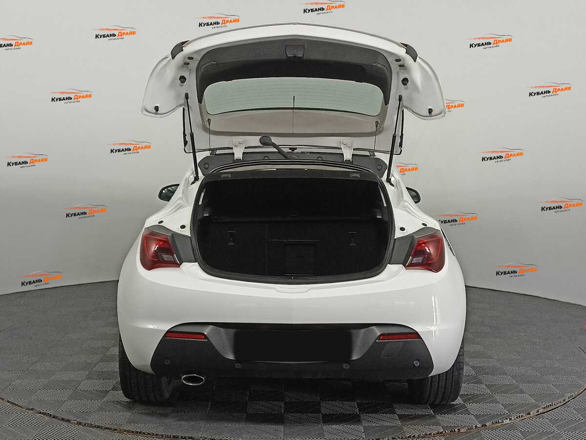 Opel Astra 2013 года с пробегом. Фото: #8