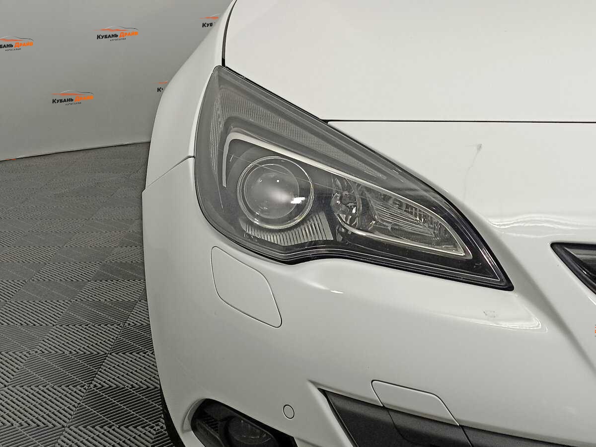 Opel Astra 2013 года с пробегом. Фото: #15