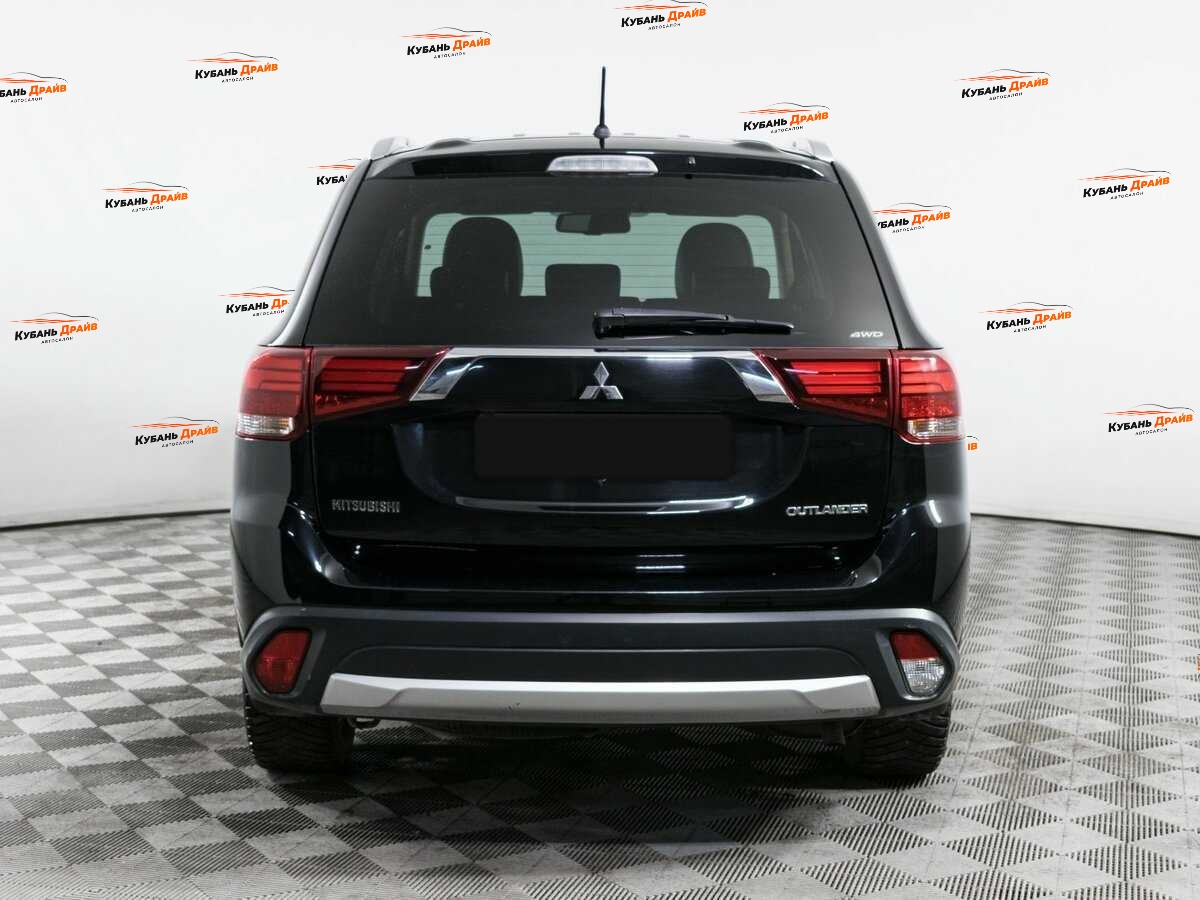 Mitsubishi Outlander 2015 года с пробегом. Фото: #4
