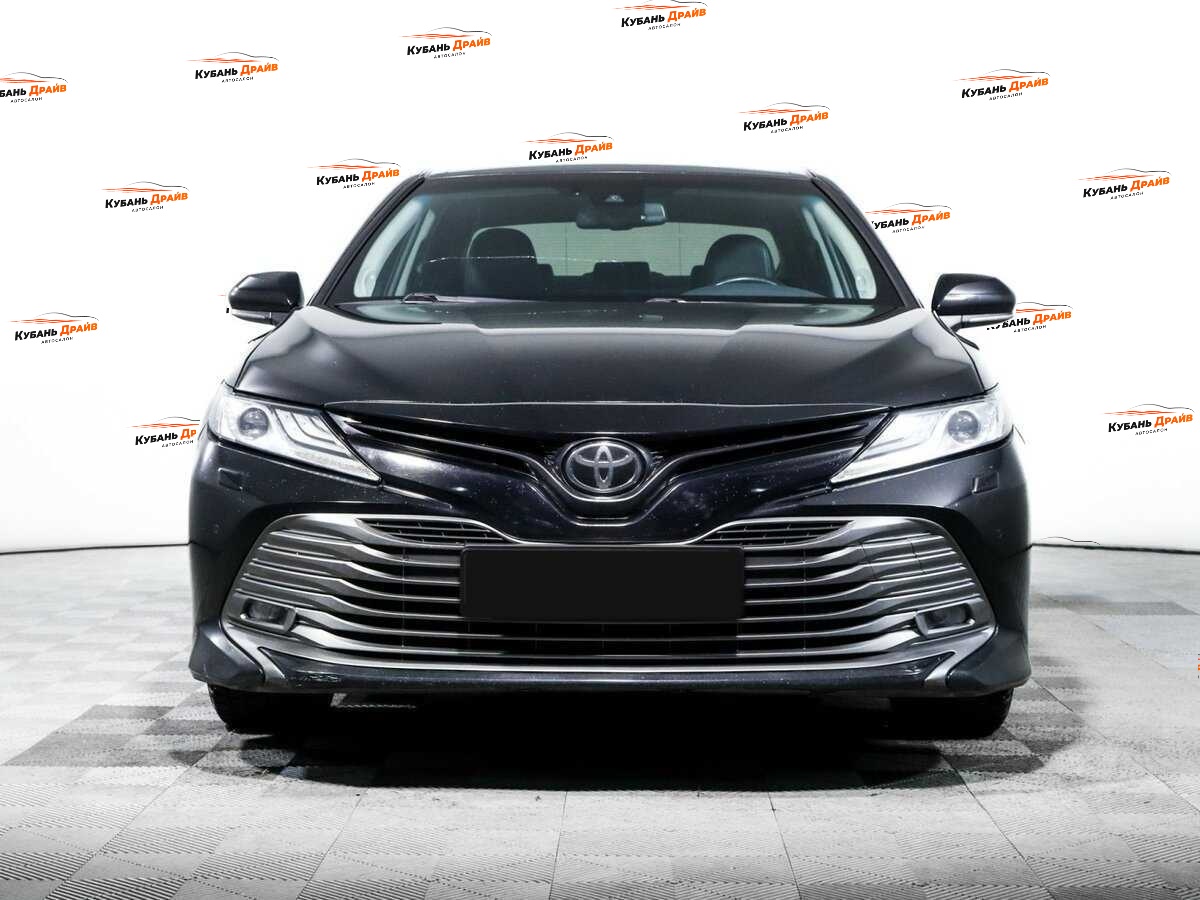 Toyota Camry 2018 года с пробегом. Фото: #1