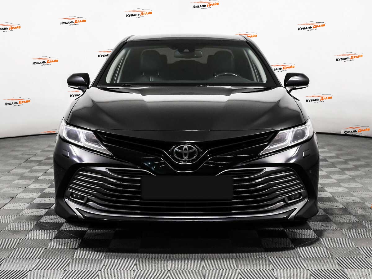 Toyota Camry 2019 года с пробегом. Фото: #1